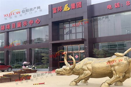 凤凰山庄5楼复试143平带储藏室车位99万可按揭